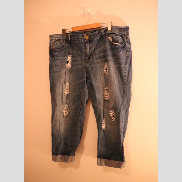 F21+ Cropped Cuffed Ripped Jeans - Picture 1 of 14